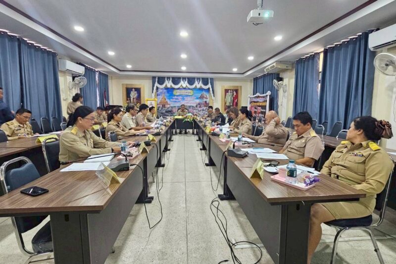 เข้าร่วมการประชุมหัวหน้าส่วนราชการ ผู้บริหารสถานศึกษาอำเภอกุดชุม ครั้งที่ 10/2568 ประจำเดือน ตุลาคม 2568