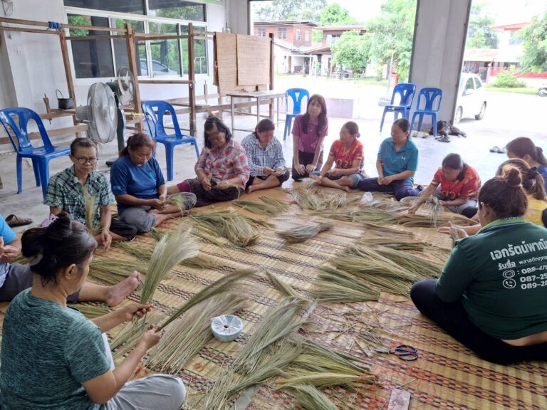 ศกร.ระดับตำบลนาแก ดำเนินการจัดโครงการศูนย์ฝึกอาชีพชุมชน หลักสูตรอาชีพระยะสั้น (1อำเภอ1อาชีพ)