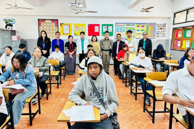 บุคลากร สกร.ระดับอำเภอค้อวัง ดำเนินการสอบวัดผลสัมฤทธิ์ปลายภาคเรียนที่ 2 ปีการศึกษา 2567 หลักสูตรการศึกษานอกระบบระดับการศึกษาขั้นพื้นฐาน พุทธศักราช 2551 จำนวน 2 ระดับ