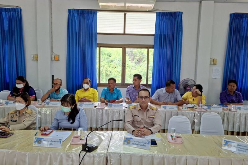 นายพัฒนพงษ์ กลยุทธนา ครู สกร.ระดับอำเภอค้อวัง ร่วมประชุมหัวหน้าส่วนราชการ ผู้บริหารองค์กรปกครองส่วนท้องถิ่น ผู้บริหารสถานศึกษาประจำเดือนมิถุนายน 2568