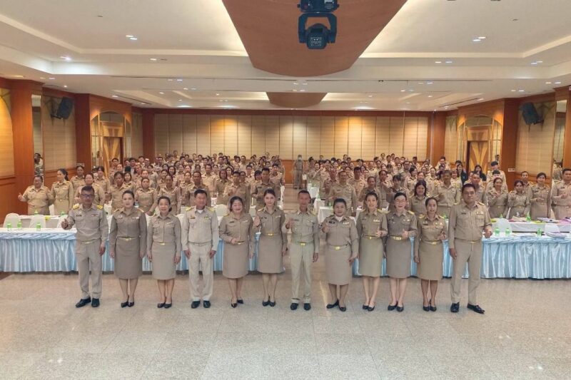 สกร.ระดับอำเภอค้อวัง เข้าร่วมโครงการประชุมชี้แจงแนวทางการดำเนินงานพัฒนาระบบการประกันคุณภาพภายในตามมาตรฐานที่กระทรวงศึกษาธิการประกาศกำหนดสำหรับสถานศึกษา สังกัดกรมส่งเสริมการเรียนรู้