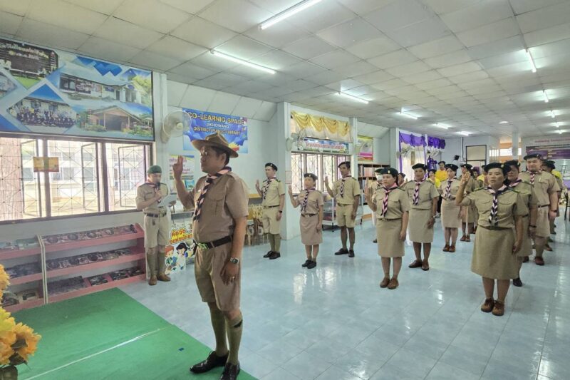 ประกอบพิธีทบทวนคำปฏิญาณและบำเพ็ญประโยชน์รอบบริเวณอาคารสำนักงาน เนื่องในวันคล้ายวันสถาปนาคณะลูกเสือแห่งชาติ ประจำปี 2568