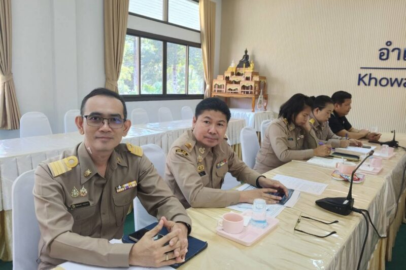 เข้าร่วมการประชุมเพื่อมอบนโยบายการจัดทำกรมธรรม์ประกันภัยพิบัติให้กับประชาชน ผ่านระบบวีดิทัศน์ทางไกล ในระบบ DOPA Channel