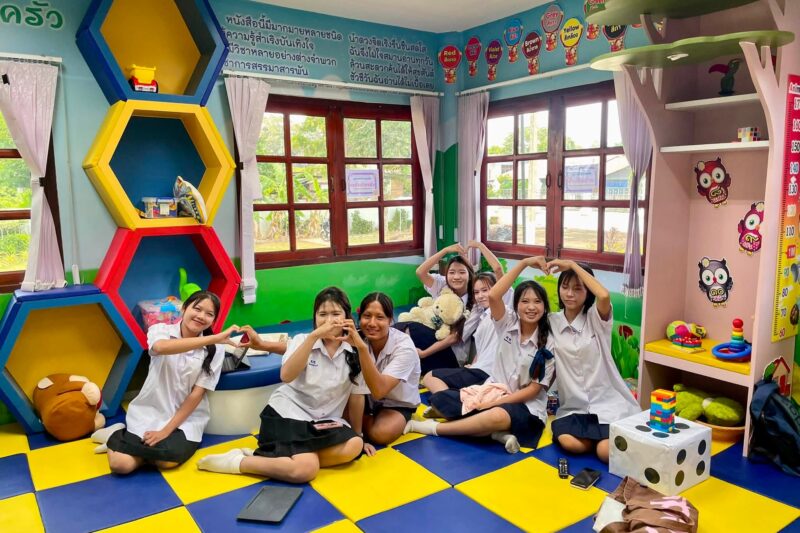 บรรยากาศ การเข้าใช้บริการห้องสมุด หลังสอบ กลางภาคของโรงเรียน
