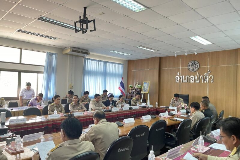 ร่วมประชุมหัวหน้าส่วนราชการ หน่วยงานรัฐวิสาหกิจ ผู้บริหารสถานศึกษา ผู้บริหารองค์กรปกครองส่วนท้องถิ่น กำนัน และประธานสภาวัฒนธรรมอำเภอป่าติ้ว ประจำเดือนเมษายน 2568