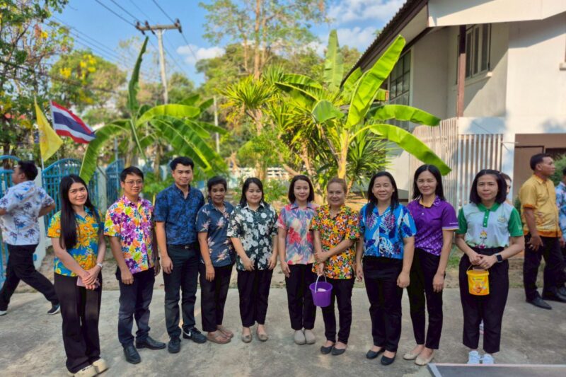 สรงน้ำพระ และรดน้ำขอพรนายอำเภอป่าติ้ว เนื่องในวันปีใหม่ไทย (วันสงกรานต์ ปี 2568)