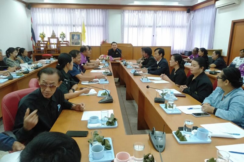 ประชุมเตรียมความพร้อมในการจัดเตรียมงานสรงน้ำศาลหลักเมือง และงานประเพณีบุญบั้งไฟอำเภอป่าติ้ว ประจำปี พ.ศ. 2569