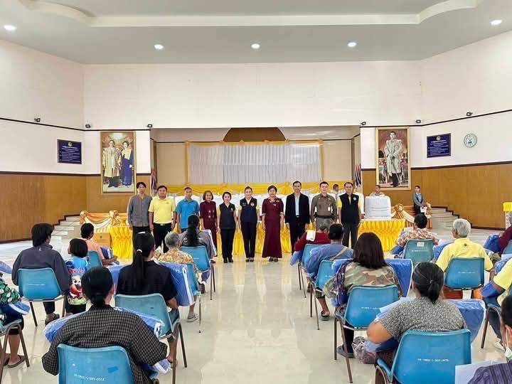 ร่วมกิจกรรมมอบผ้าห่มกันหนาวพระราชทาน มูลนิธิราชประชานุเคราะห์ ในพระบรมราชูปถัมภ์ให้ประชาชนในถิ่นทุรกันดาร ผู้สูงอายุและผู้มีฐานะยากจน