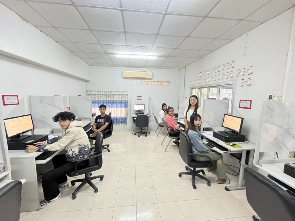 นำนักศึกษาเข้ารับการทดสอบการประเมินคุณภาพการศึกษานอกระบบระดับชาติ ด้วยระบบอิเล็กทรอนิกส์ (E-Exam) ภาคเรียนที่ 2 ปีการศึกษา 2567