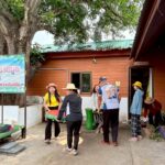 ทำกิจกรรม 5 ส. ทำความสะอาดบริเวณรอบห้องสมุดประชาชนและบริเวณโดยรอบของสำนักงาน