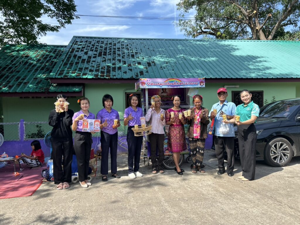 ให้บริการส่งเสริมการอ่าน โครงการห้องสมุดเคลื่อนสำหรับชาวตลาด